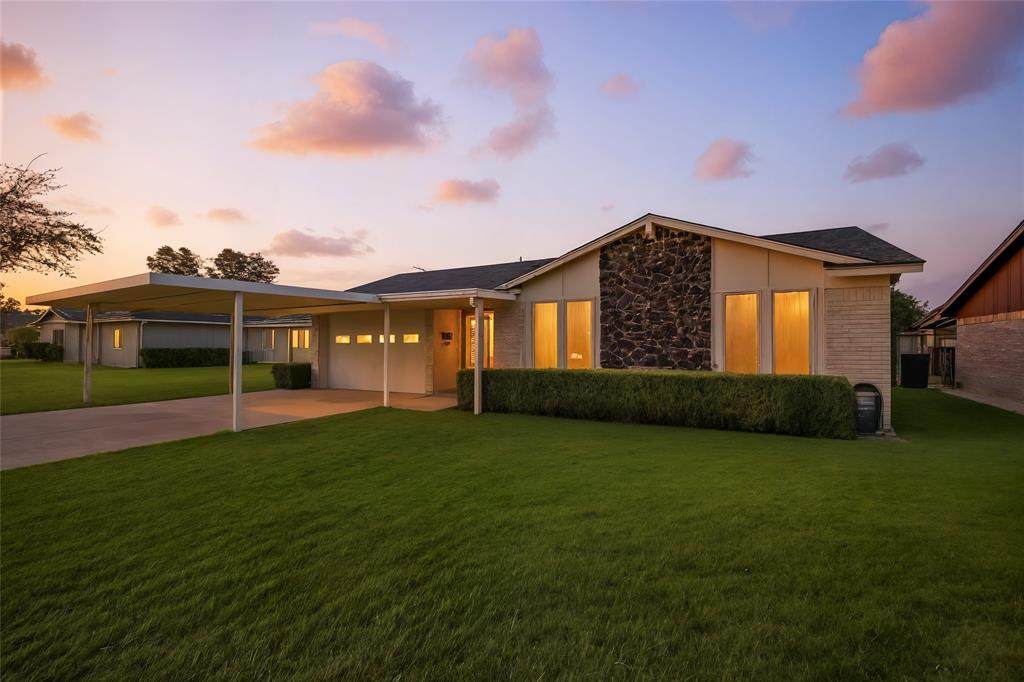 1801 Homestead Place - Photo 1