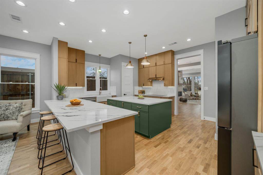 6047 Velasco Avenue - Photo 1