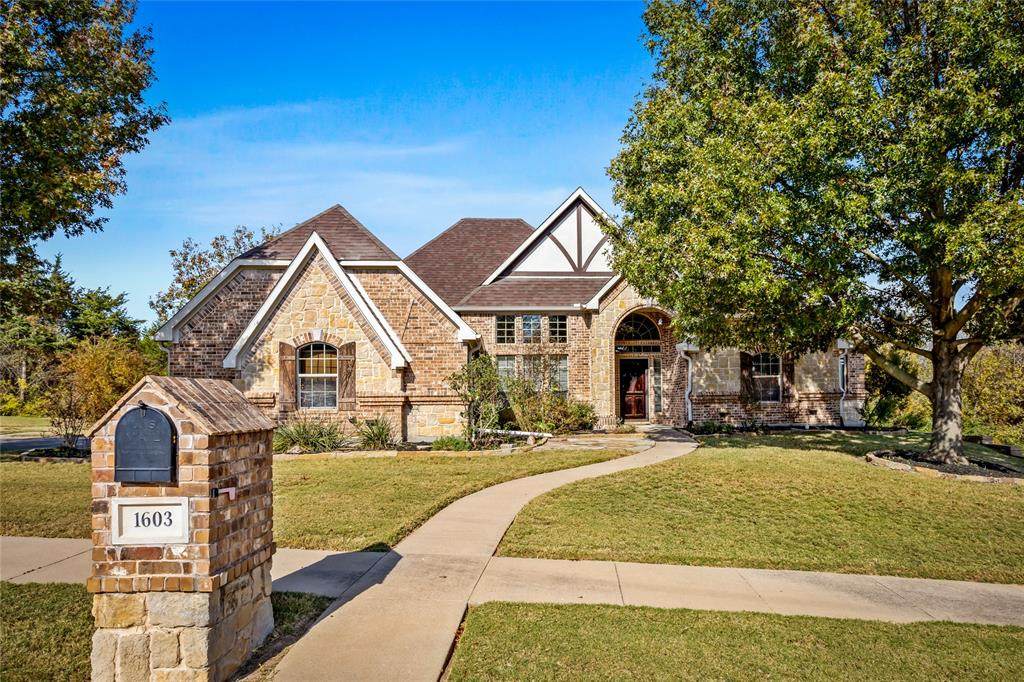 1603 Moreland Drive - Photo 1