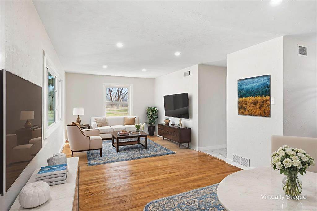 801 Woodleigh Drive - Photo 1