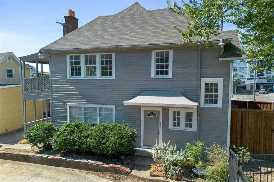 4039 Roswell Street - Photo 1