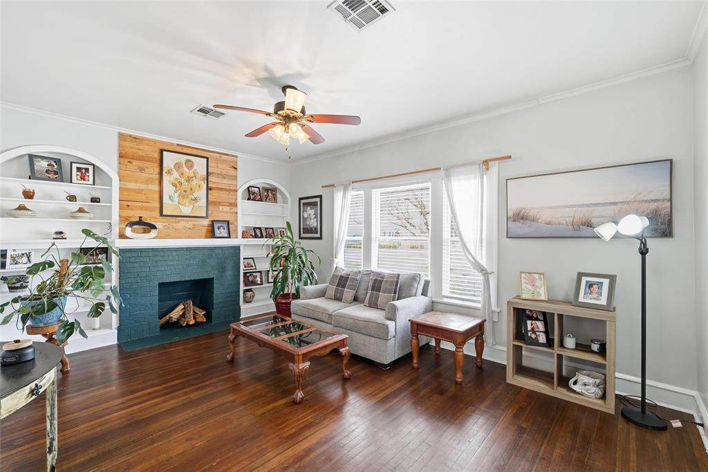 2824 Columbus Avenue - Photo 1