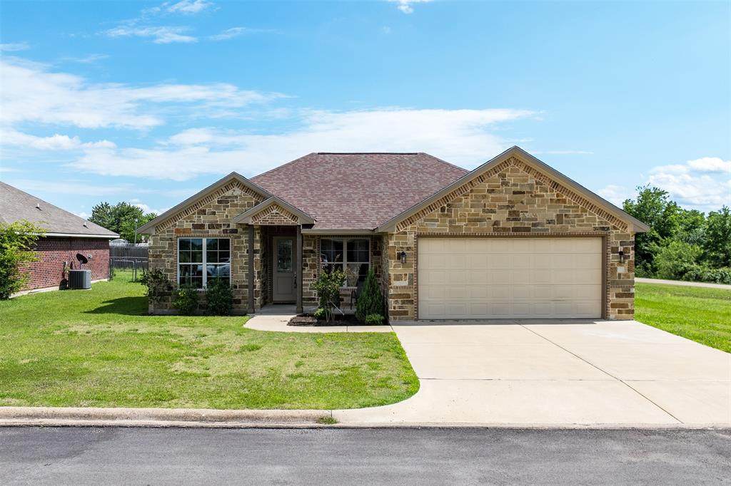 417 Andrew Drive - Photo 1