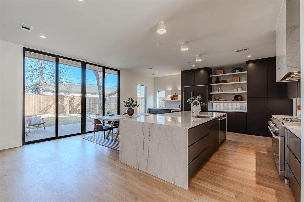 7115 Casa Loma Avenue - Photo 1