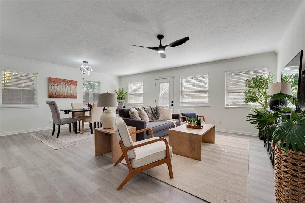 713 Kindred Lane - Photo 1