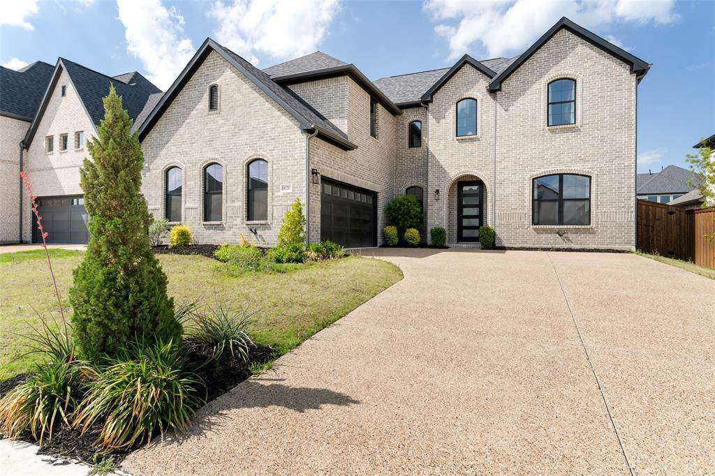 1421 Valor Way - Photo 1