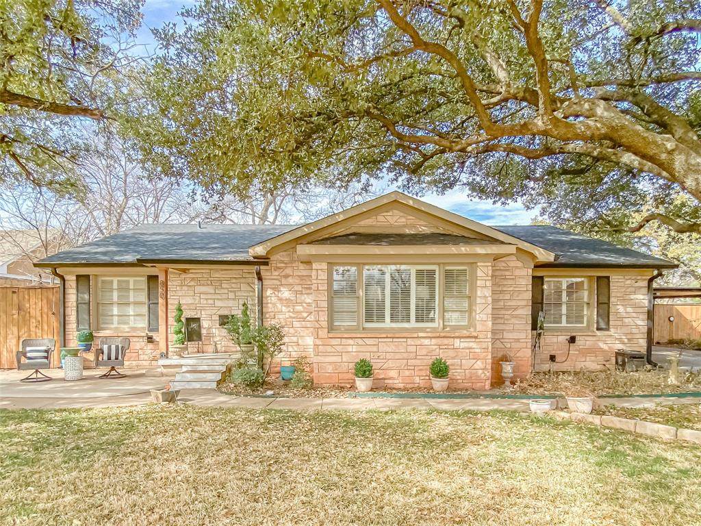 850 Elmwood Drive - Photo 1