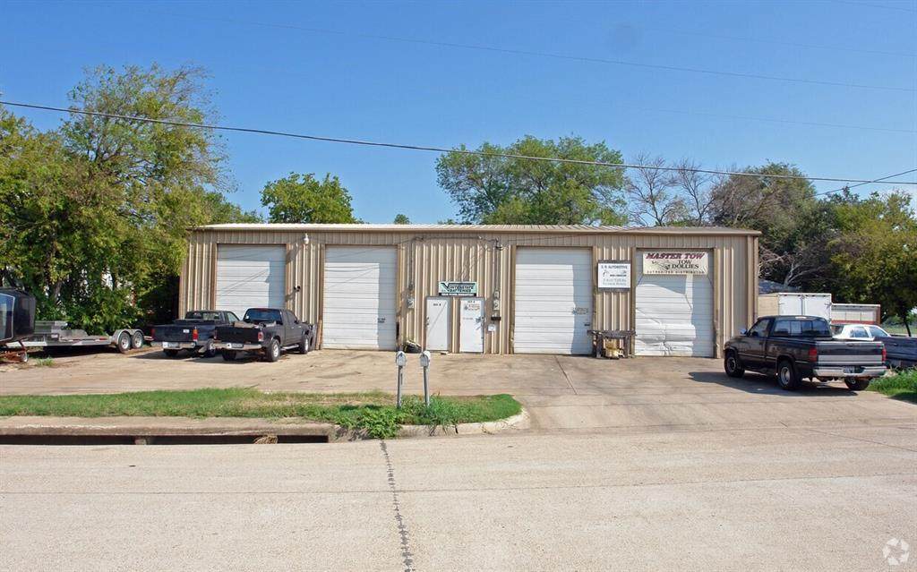 305 Grants Lane - Photo 1