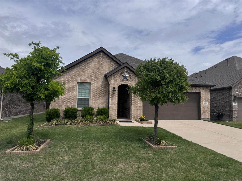 709 Maverick Street - Photo 1