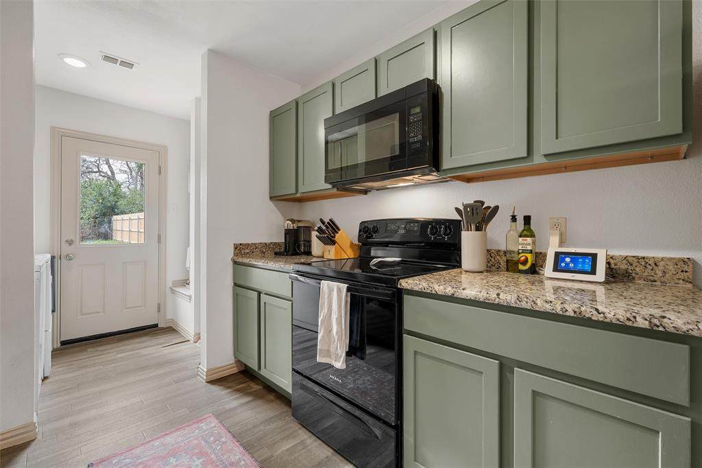 1124 13th Street - Photo 1