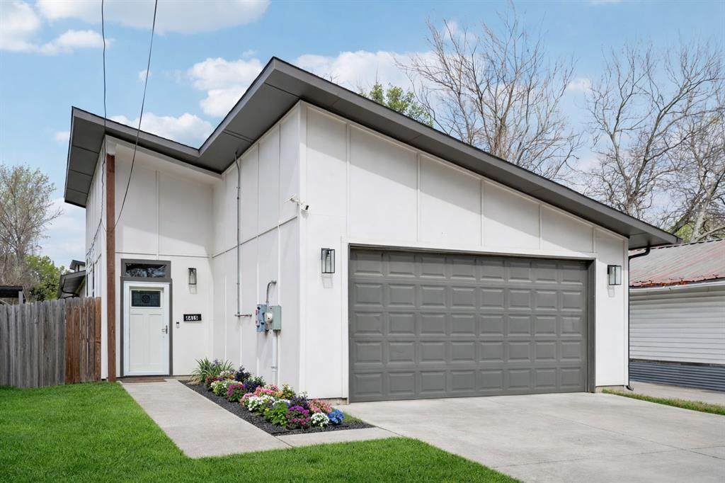 4415 Jamaica Street - Photo 1