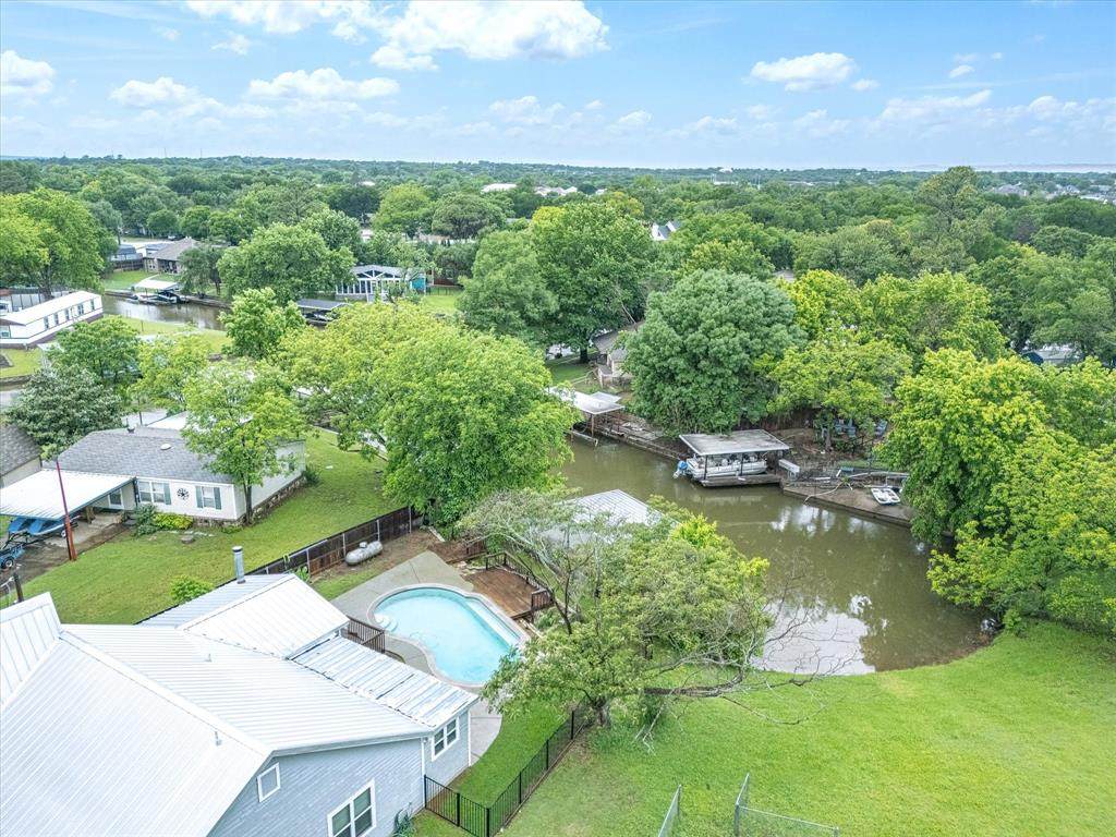 4404 Fernwood Court - Photo 1