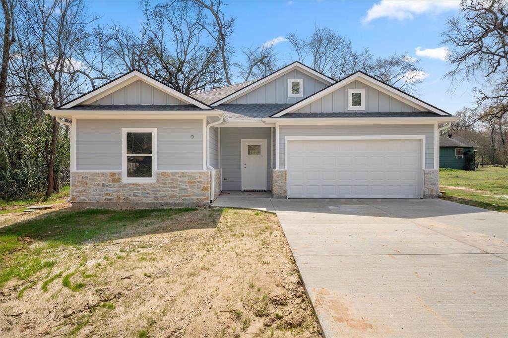 114 Granada Street - Photo 1