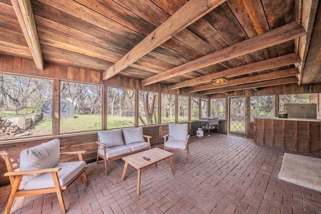302 Hale Avenue - Photo 1