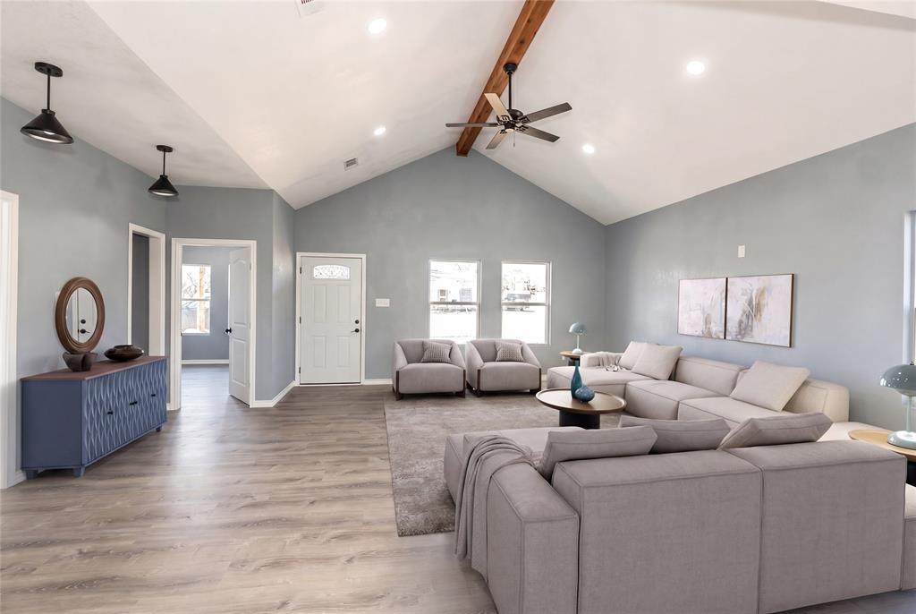 307 Bonham Street - Photo 1