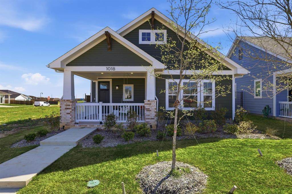 1018 Abigail Way - Photo 1