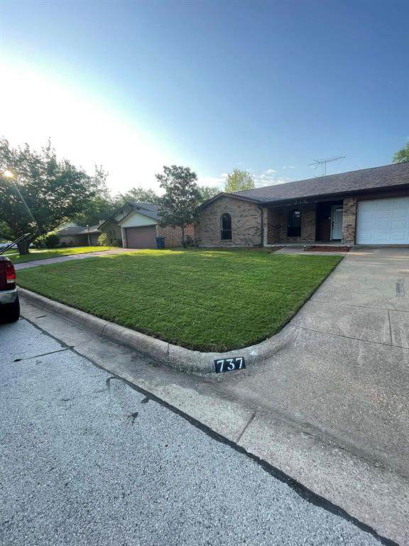 737 Ash Street - Photo 1