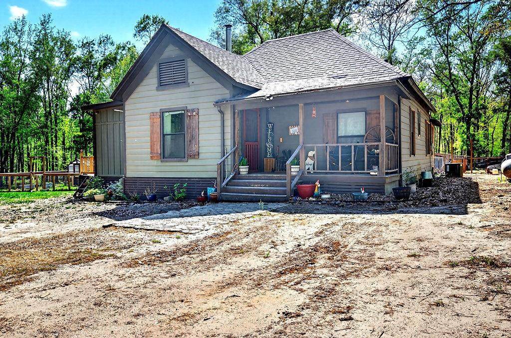 4280 County Road 3703 - Photo 1