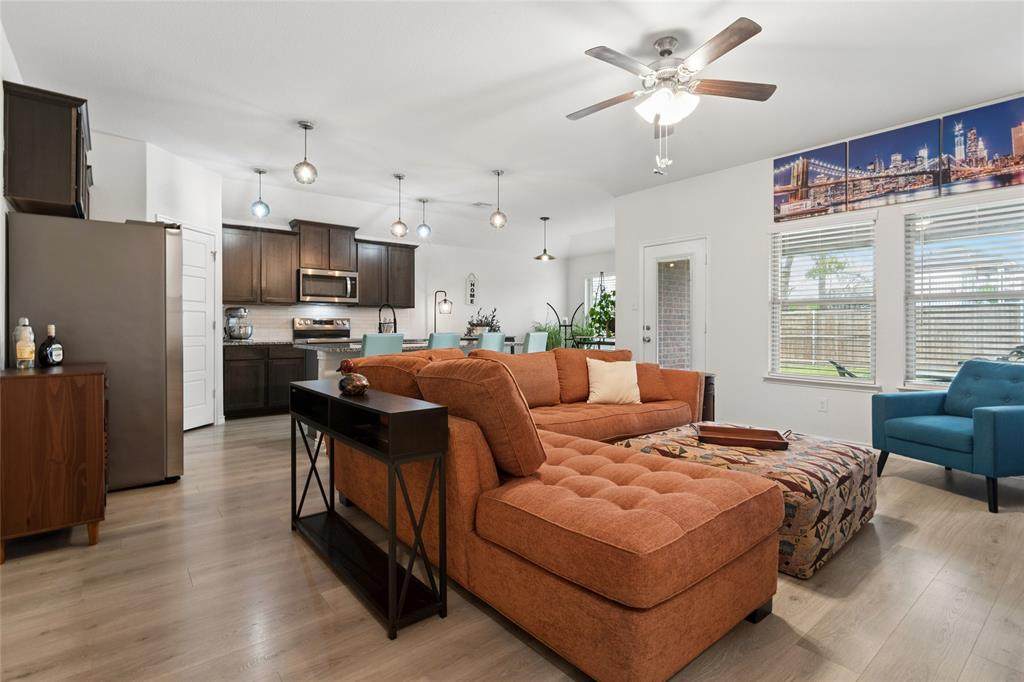 1105 Peach Tree Lane - Photo 1
