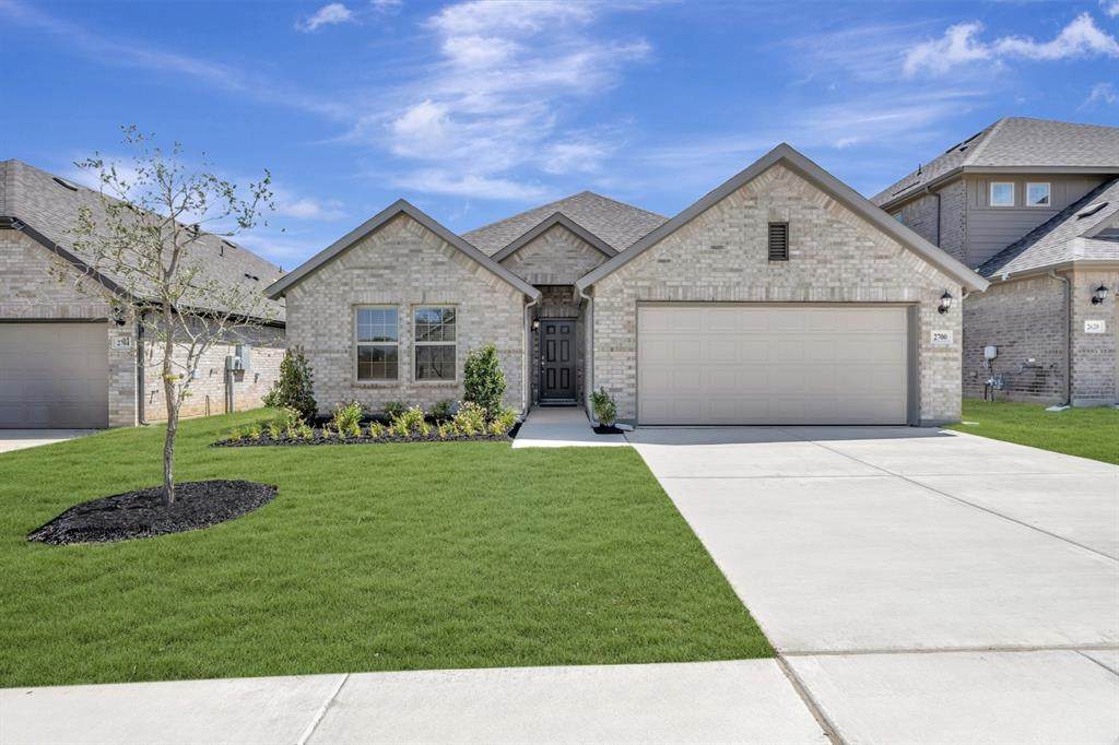 2700 Tamarack Lane - Photo 1