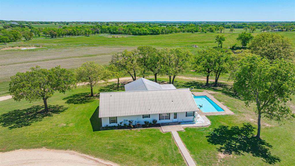 802 Private Road 1675 - Photo 1