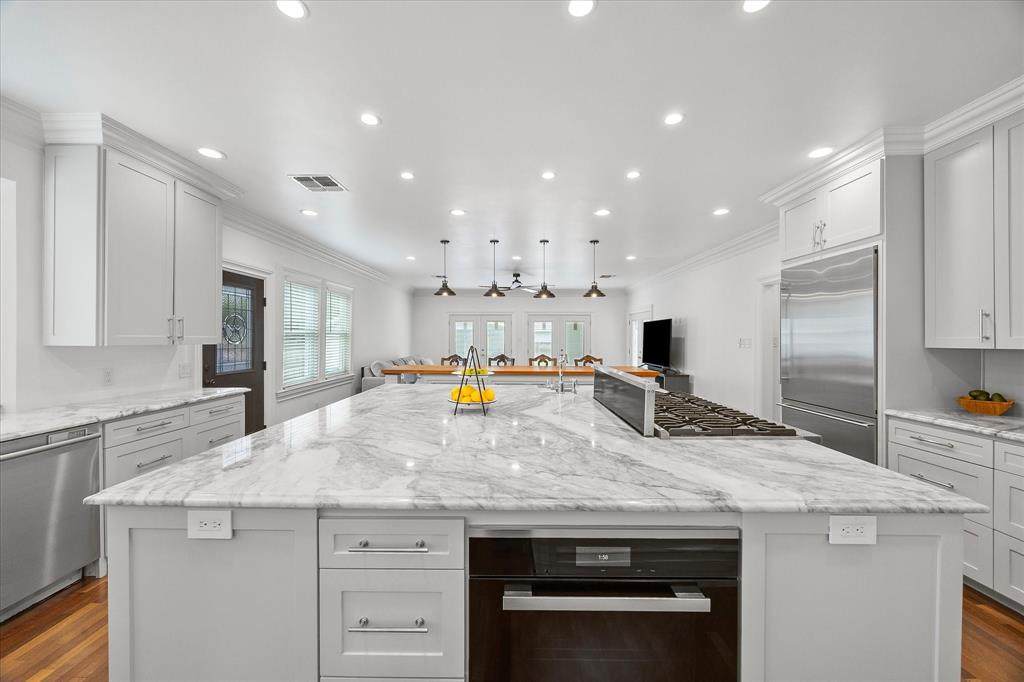 726 Griffith Avenue - Photo 1
