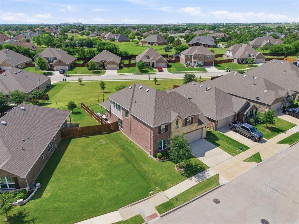 1101 Pinnacle Breeze Drive - Photo 1