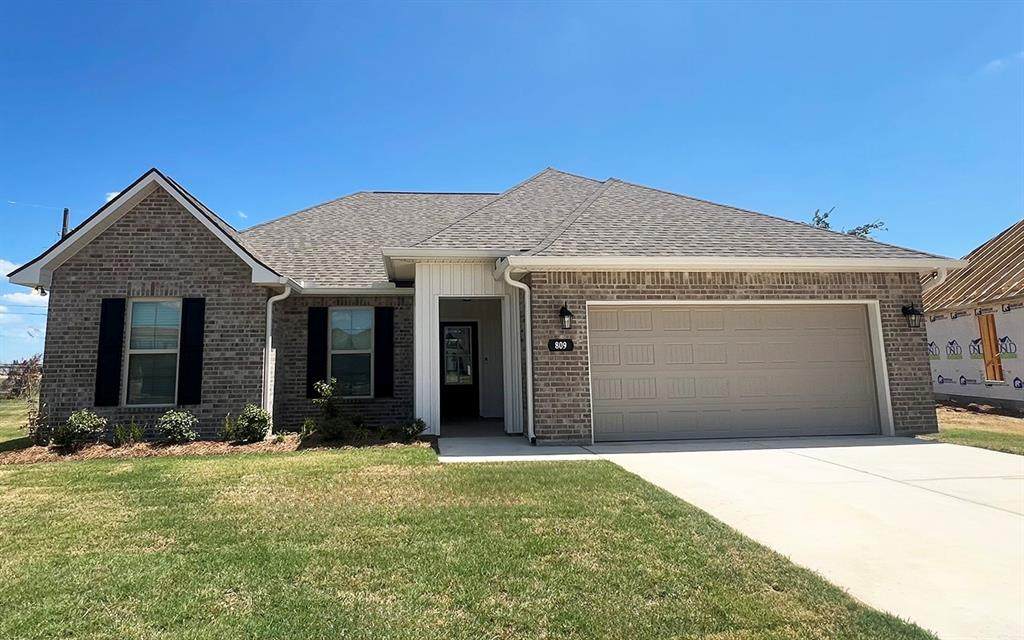 809 Venecia Drive - Photo 1