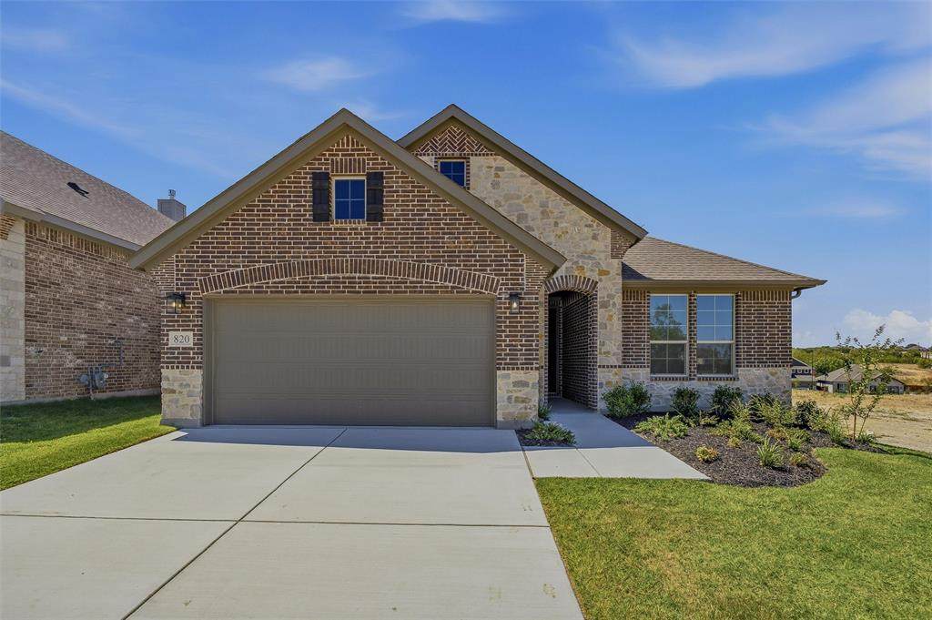 820 Elmstead Drive - Photo 1
