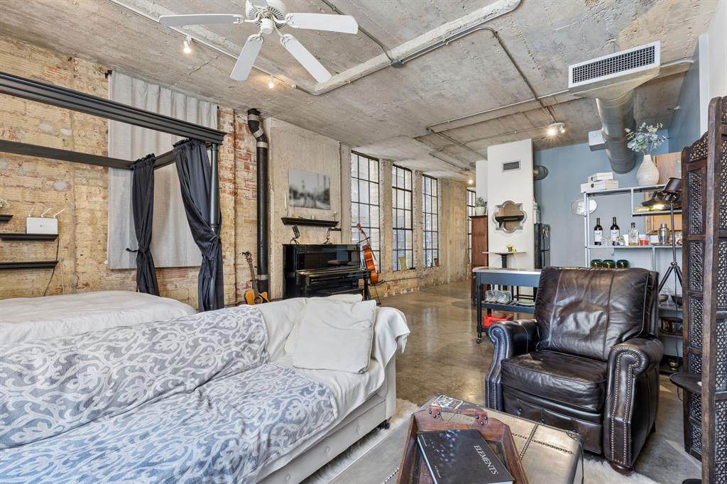 1122 Jackson Street - Photo 1
