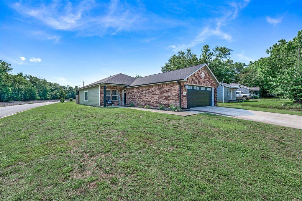 700 Carter Street - Photo 1