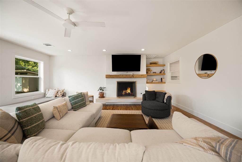 11207 Sinclair Avenue - Photo 1