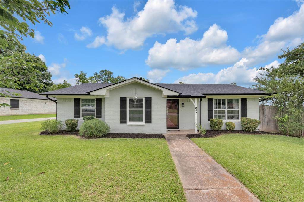 842 Starlight Drive - Photo 1
