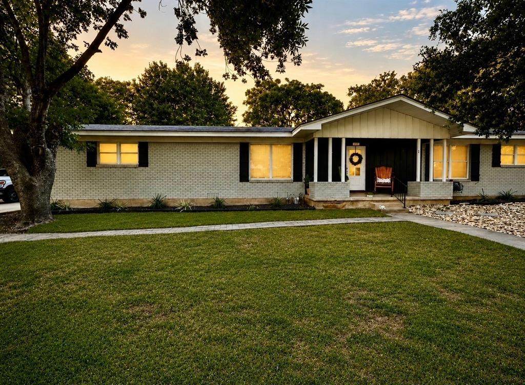 617 Cardinal Drive - Photo 1