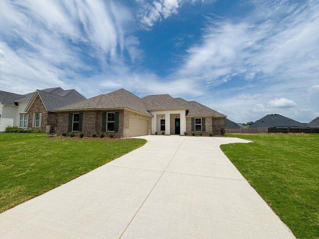 209 Woodcrest Drive - Photo 1