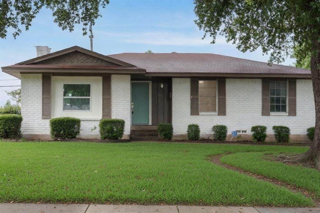 1211 Robin Glen Drive - Photo 1