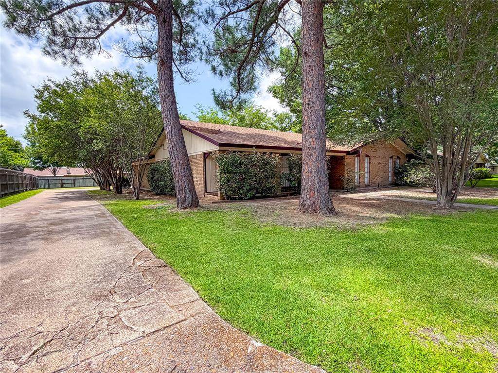 604 Cooper Street - Photo 1