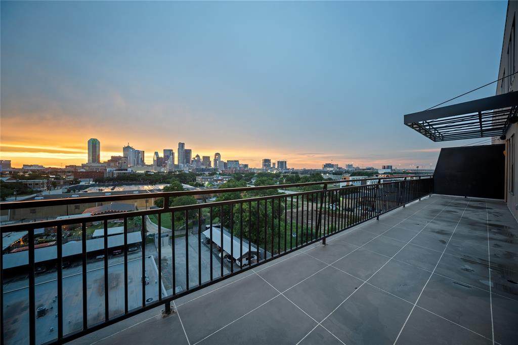 1900 Ervay Street - Photo 1