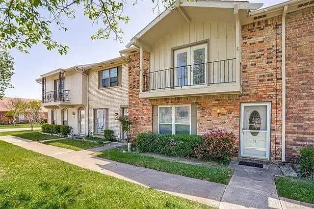 51 Townhouse Lane - Photo 1