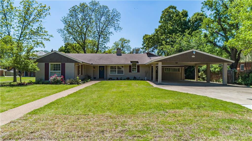 203 Overhill Drive - Photo 1