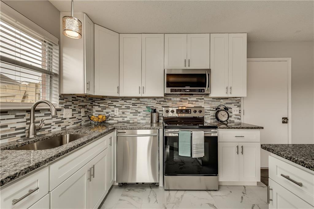 914 Thistle Circle - Photo 1