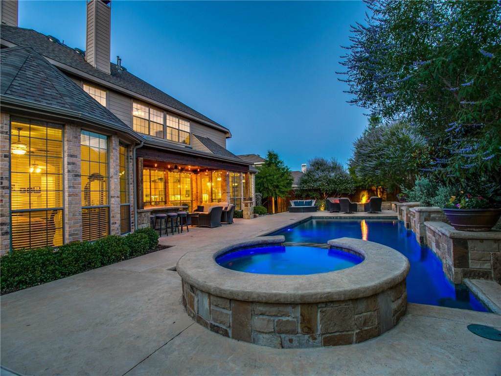 650 Willowview Drive - Photo 1