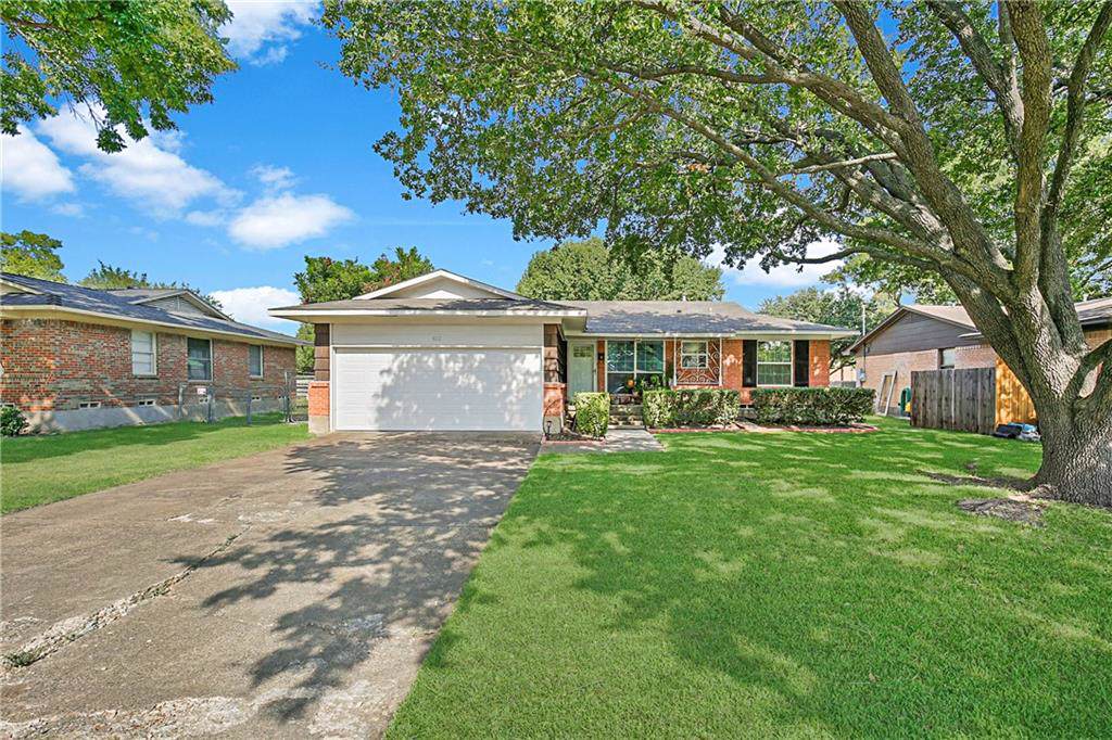 802 Lorrie Drive - Photo 1