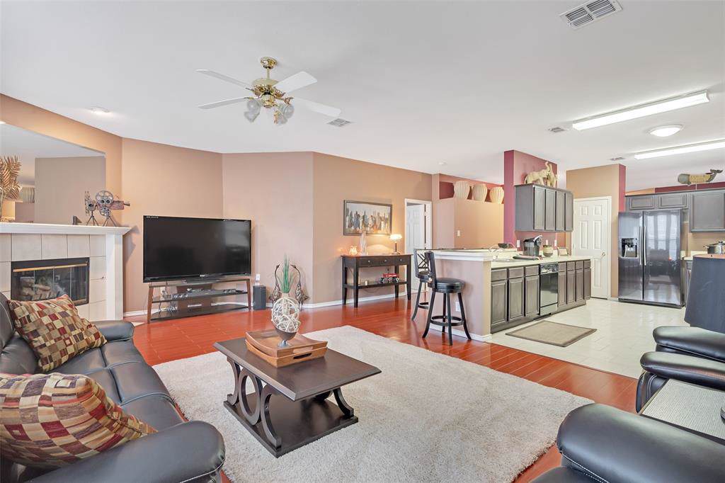 909 Bonanza Drive - Photo 1