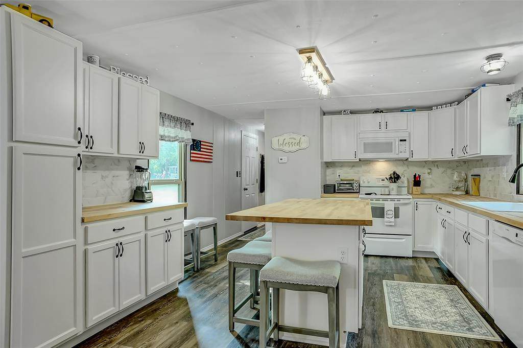 159 Oklahoma Avenue - Photo 1