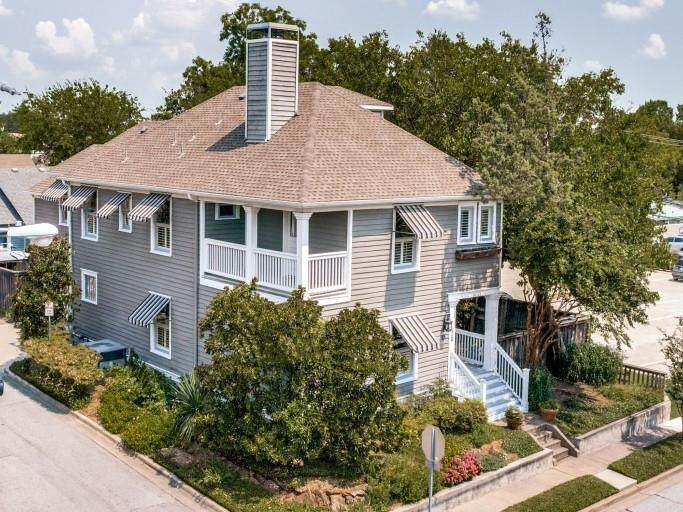 306 Davis Street - Photo 1