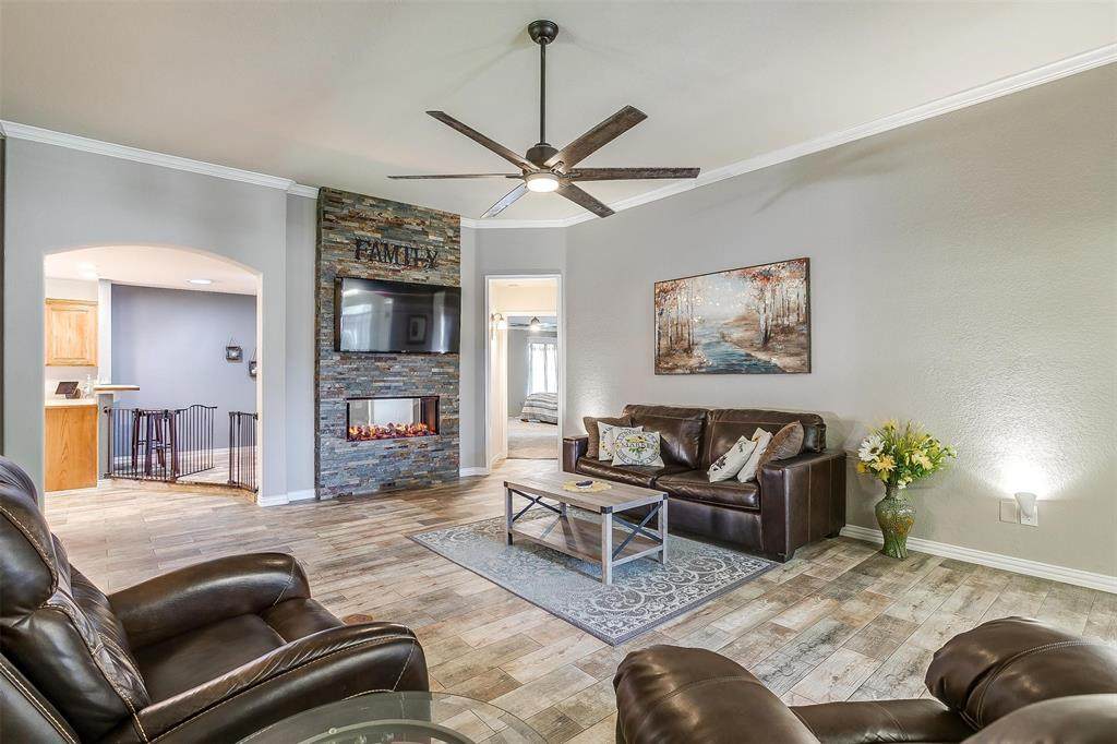 607 Stonegate Boulevard - Photo 1