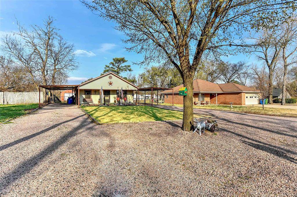 402 Summit Avenue - Photo 1