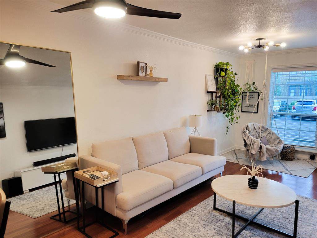 5326 Fleetwood Oaks Avenue - Photo 1