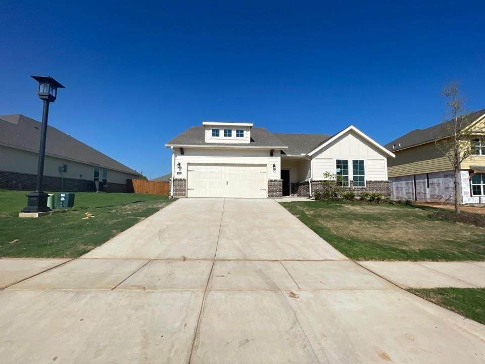 832 Porcupine Drive - Photo 1